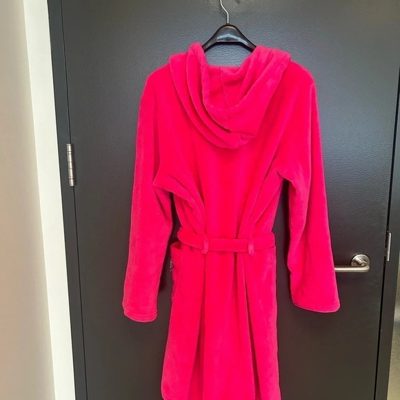 Victoria’s Secret fuzzy monogrammed robe L great condition - Picture 4 of 5